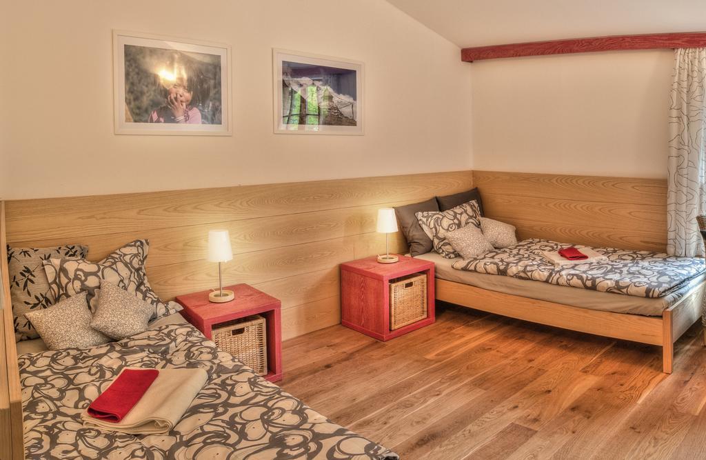 Statek Samsara Hotell Blansko Rum bild