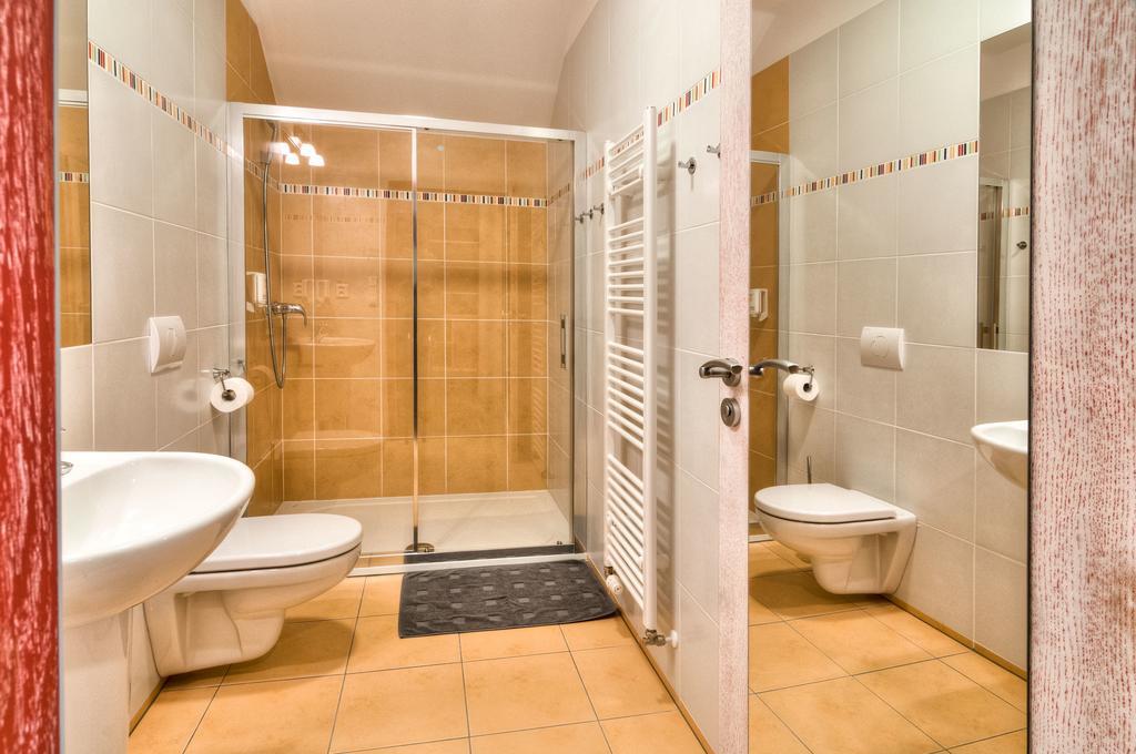 Statek Samsara Hotell Blansko Rum bild